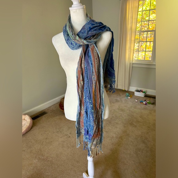 Women’s Collection Eighteen Large Scarf - Picture 5 of 7